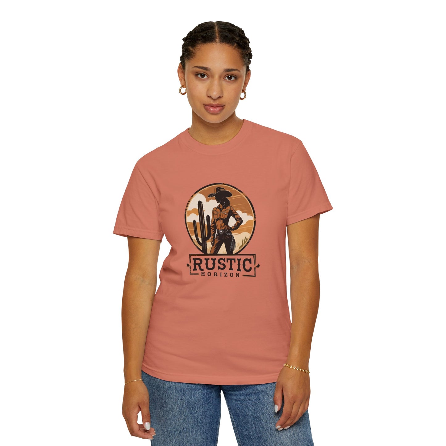 Rustic Horizon Cowgirl  UNISEX T-Shirt｜Festival Wear, Casual Outfit, Gift for Nature Lovers, Vintage Style Tee, Summer Essential