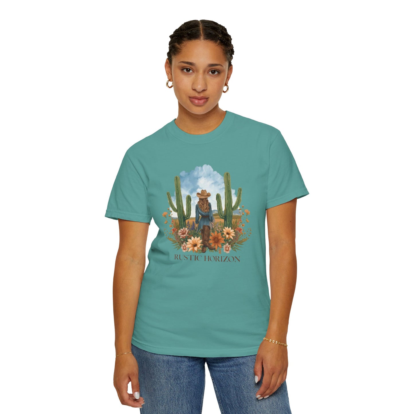 Cowgirl cactus UNISEX T-Shirt｜Festival Wear, Casual Outfit, Gift for Nature Lovers, Vintage Style Tee, Summer Essential