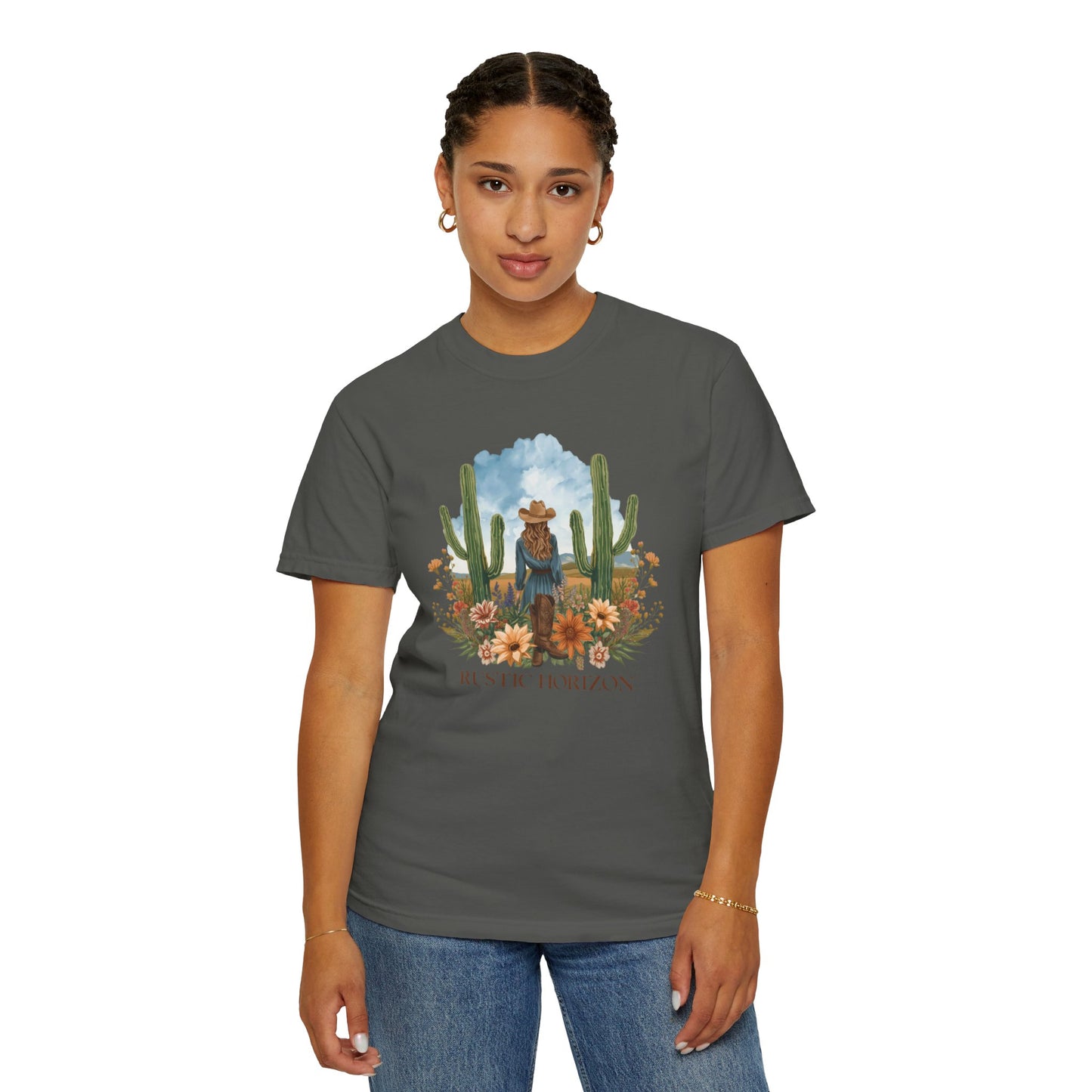 Cowgirl cactus UNISEX T-Shirt｜Festival Wear, Casual Outfit, Gift for Nature Lovers, Vintage Style Tee, Summer Essential