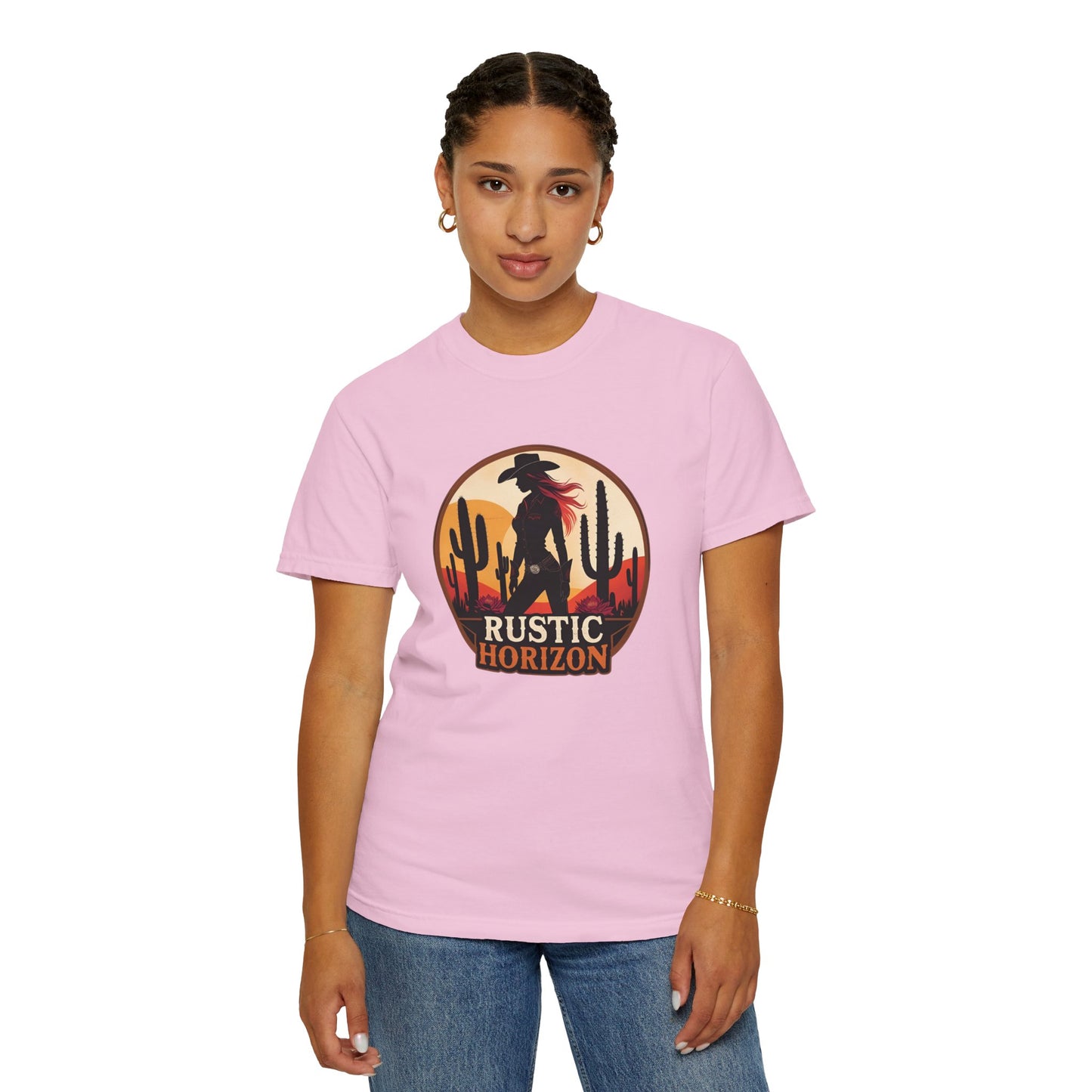 Rustic Horizon Cowgirl  UNISEX T-Shirt｜Festival Wear, Casual Outfit, Gift for Nature Lovers, Vintage Style Tee, Summer Essential