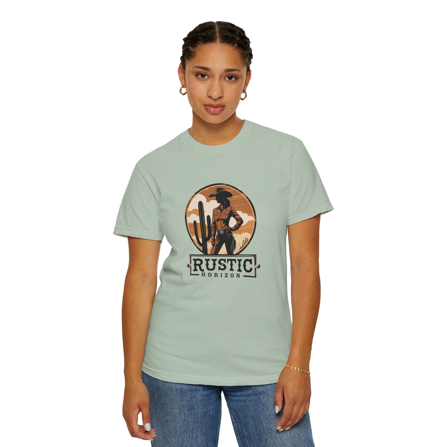 Rustic Horizon Cowgirl  UNISEX T-Shirt｜Festival Wear, Casual Outfit, Gift for Nature Lovers, Vintage Style Tee, Summer Essential