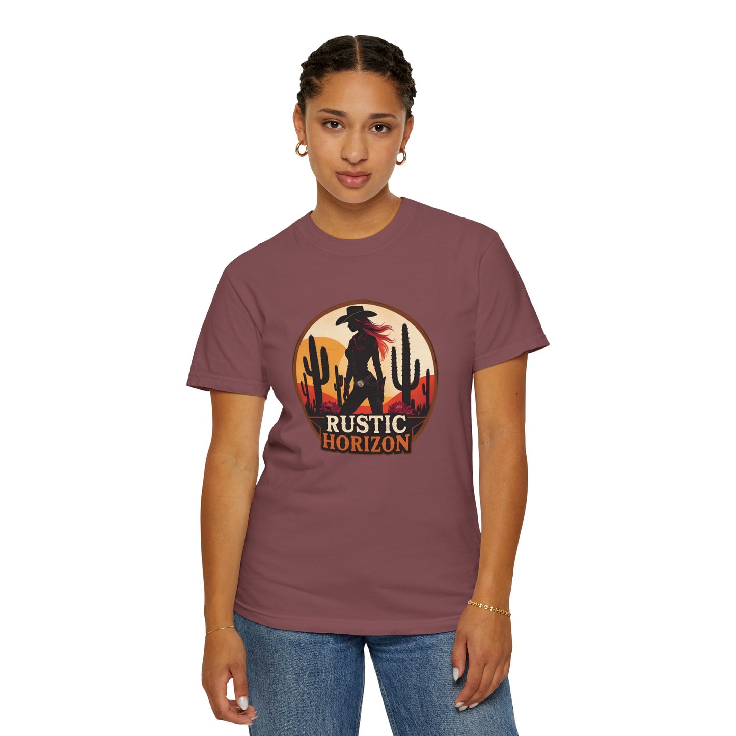 Rustic Horizon Cowgirl  UNISEX T-Shirt｜Festival Wear, Casual Outfit, Gift for Nature Lovers, Vintage Style Tee, Summer Essential