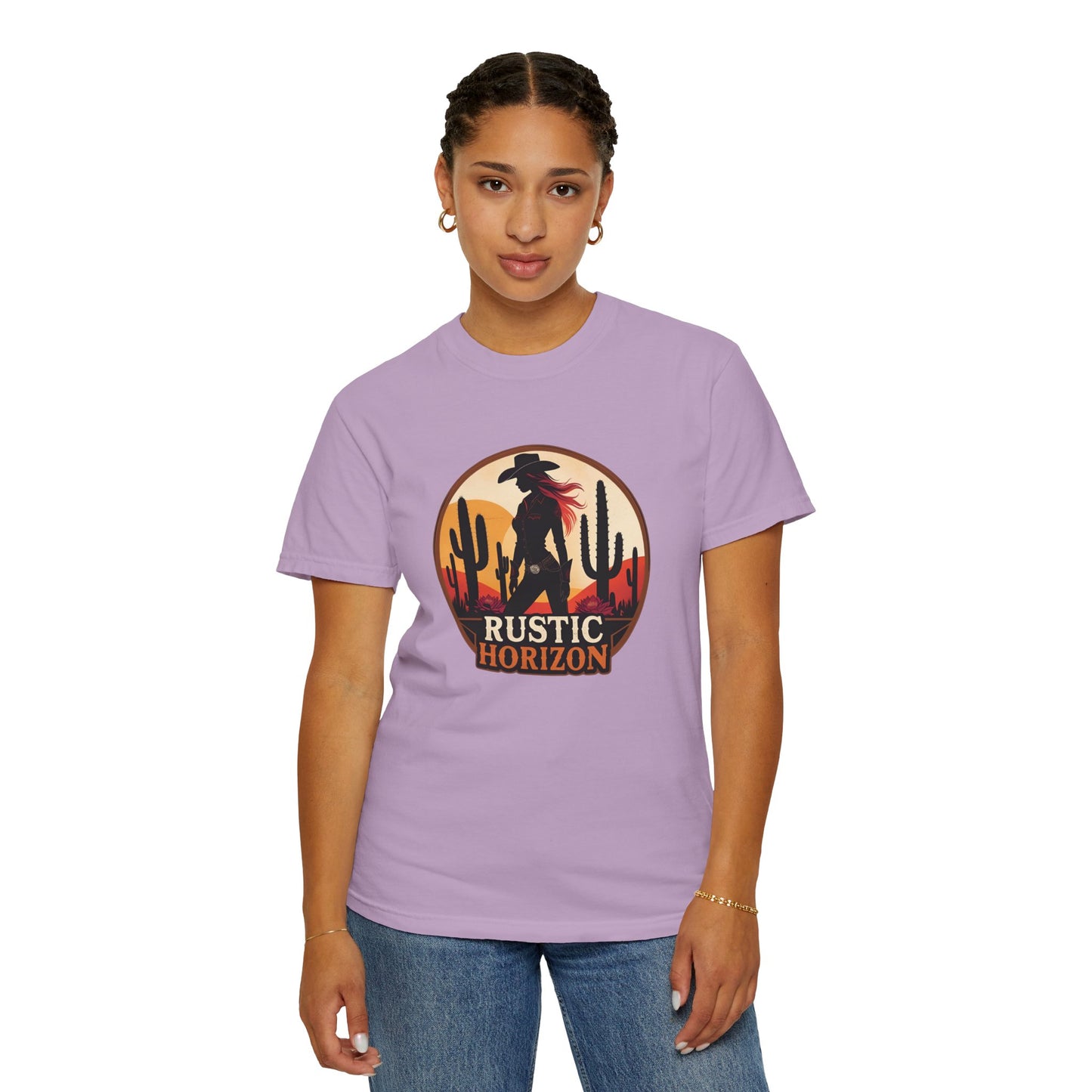 Rustic Horizon Cowgirl  UNISEX T-Shirt｜Festival Wear, Casual Outfit, Gift for Nature Lovers, Vintage Style Tee, Summer Essential