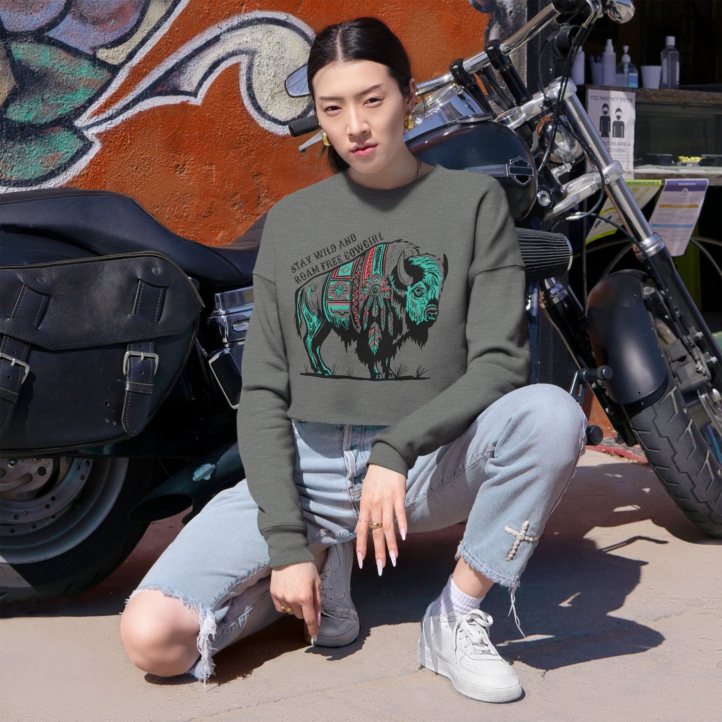 BISON COWGIRL Women's Cropped Sweatshirt