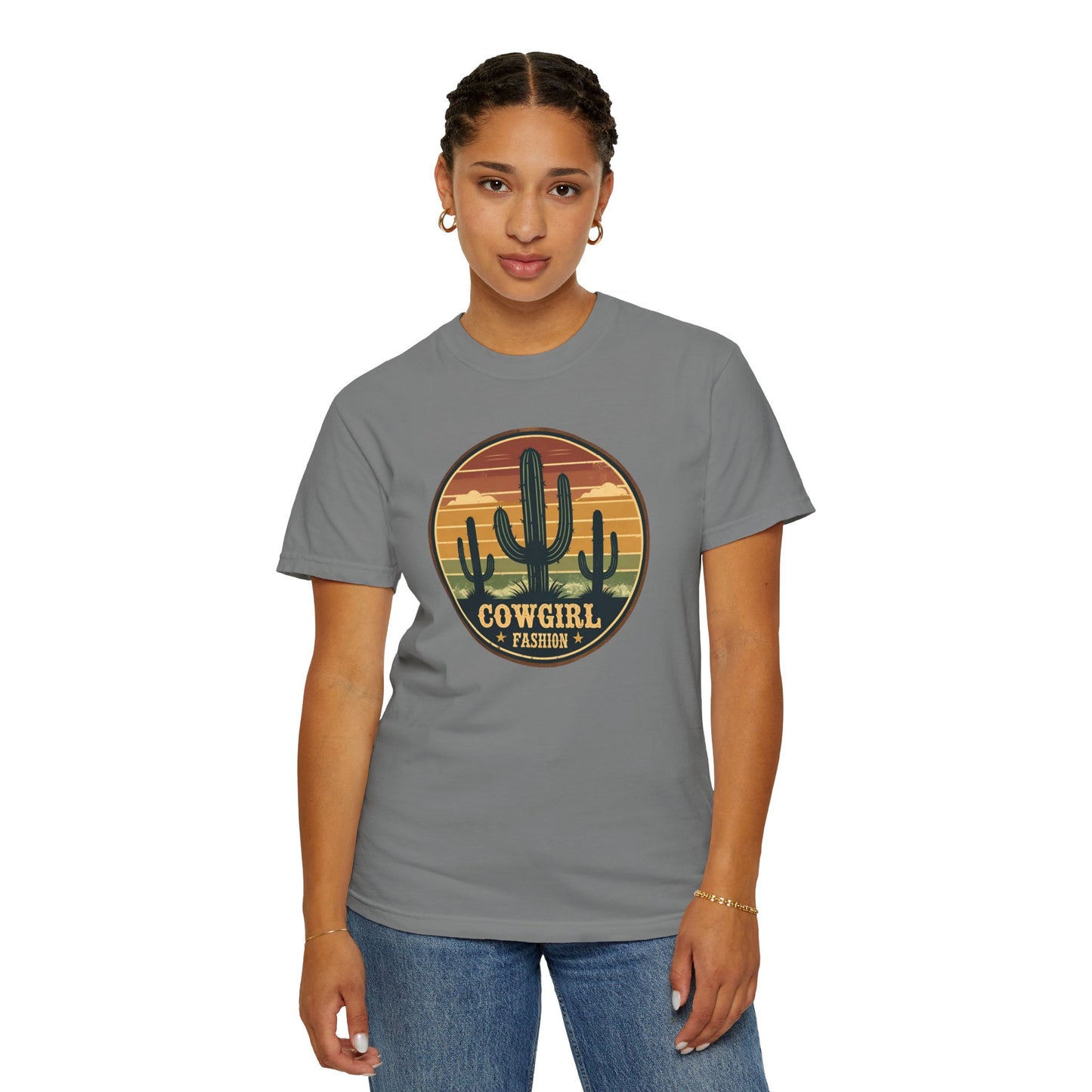Rustic Horizon Cowgirl  UNISEX T-Shirt｜Festival Wear, Casual Outfit, Gift for Nature Lovers, Vintage Style Tee, Summer Essential