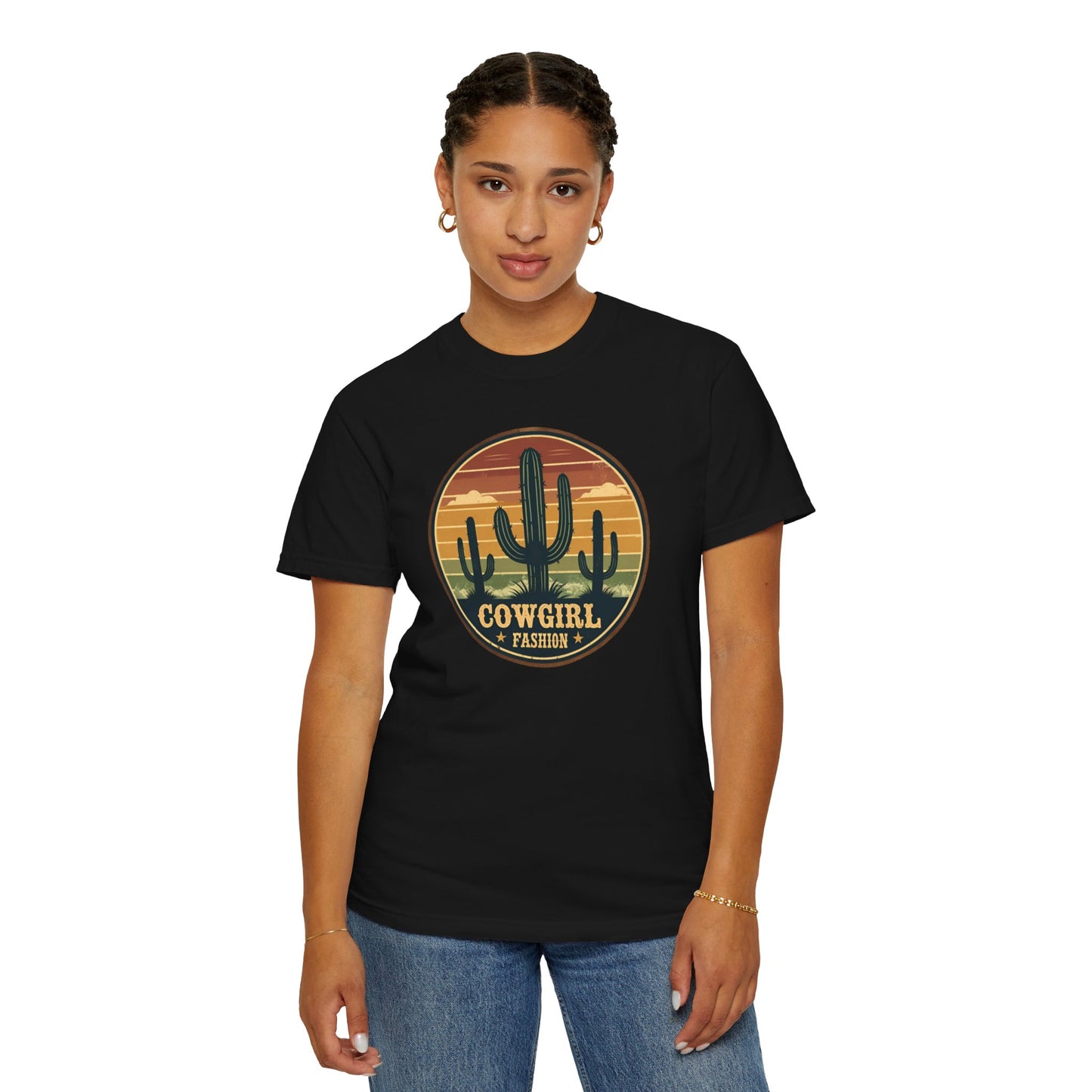 Rustic Horizon Cowgirl  UNISEX T-Shirt｜Festival Wear, Casual Outfit, Gift for Nature Lovers, Vintage Style Tee, Summer Essential