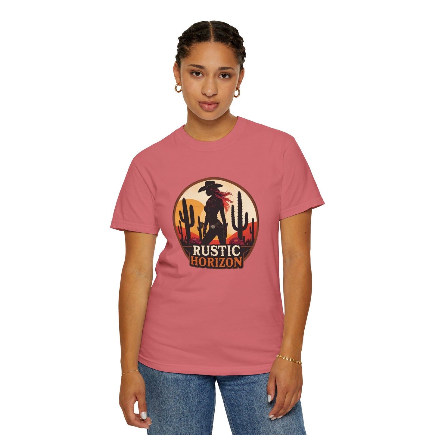 Rustic Horizon Cowgirl  UNISEX T-Shirt｜Festival Wear, Casual Outfit, Gift for Nature Lovers, Vintage Style Tee, Summer Essential