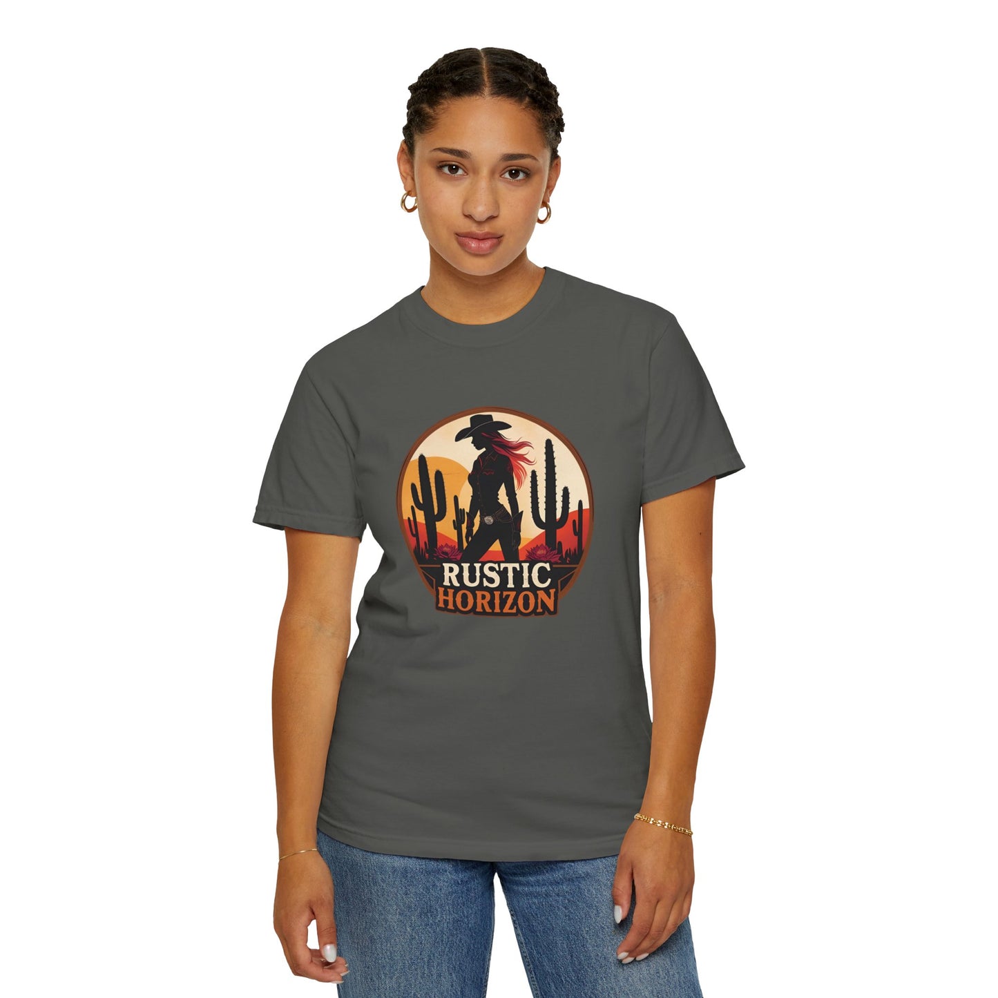Rustic Horizon Cowgirl  UNISEX T-Shirt｜Festival Wear, Casual Outfit, Gift for Nature Lovers, Vintage Style Tee, Summer Essential