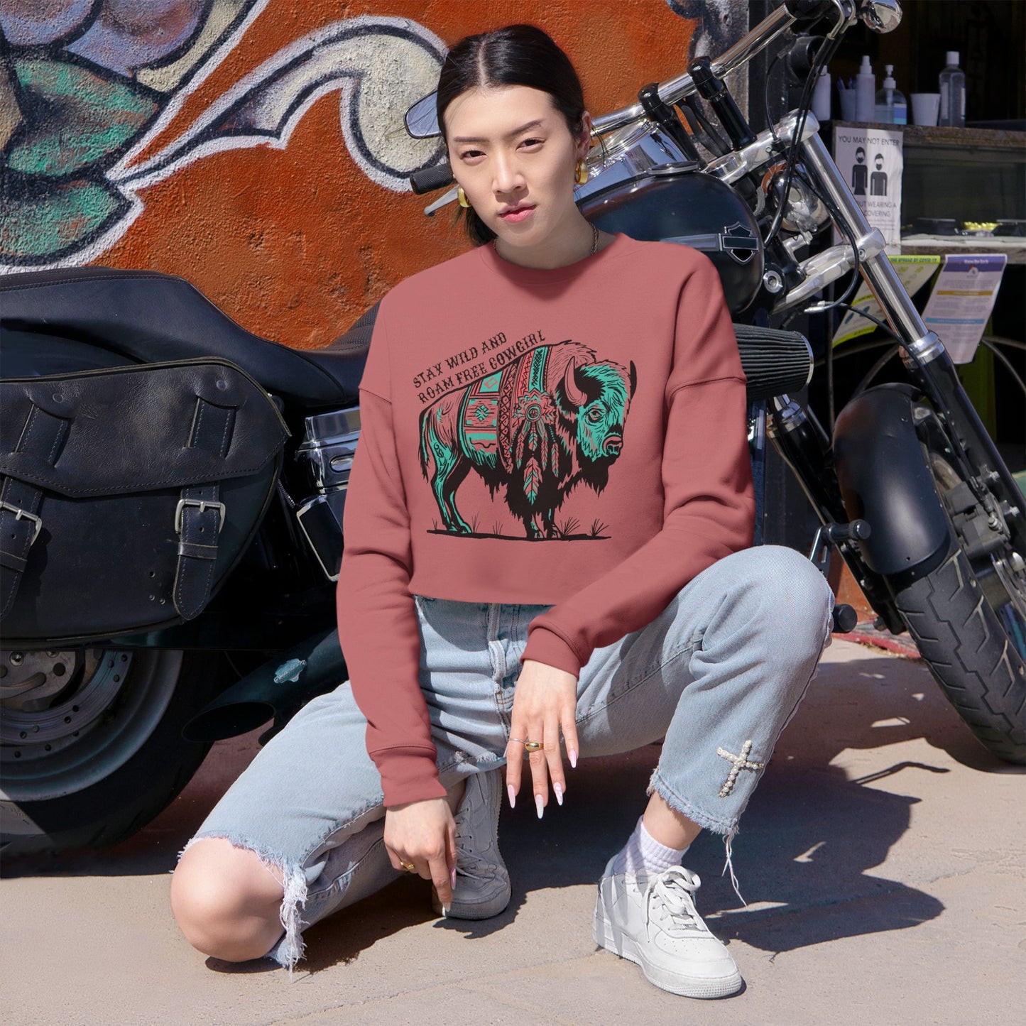 BISON COWGIRL Women's Cropped Sweatshirt